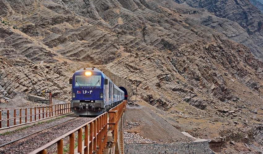 Van Tabriz Train